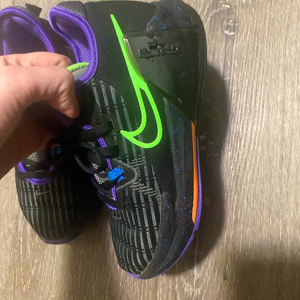 Nike LeBron Witness 6 "Arcade" Preschool Boys' Basketball Shoe